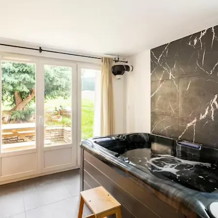 Le Chill Suite & Spa Boissy-Saint-Leger Exterior photo